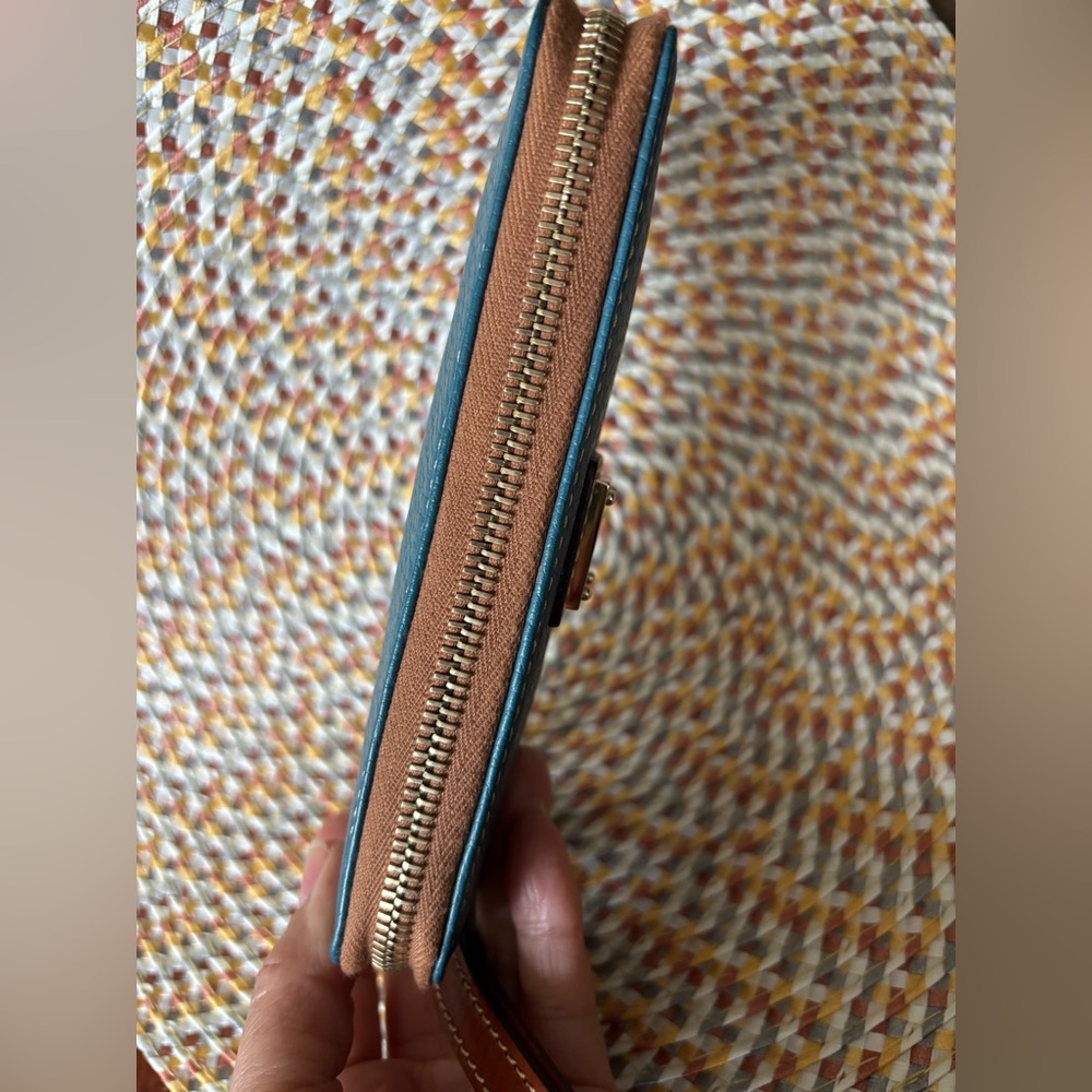 Dooney & Bourke Pebble Grain Leather Zip Around Wallet Medium - Picture 3 of 14